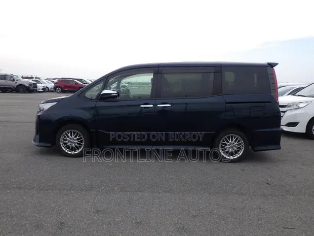 Toyota Noah 2021 Blue