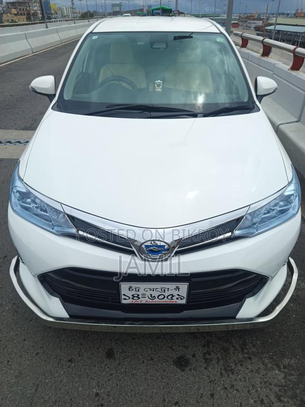 Toyota Axio 1.5 Hybrid 2WD 2020 White