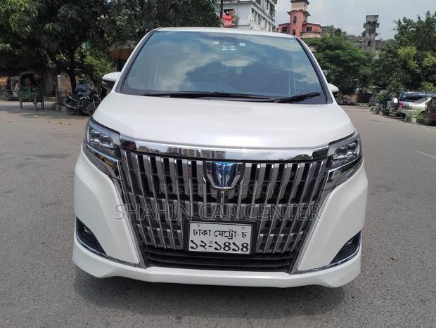 Toyota Esquire 1.8 FWD Hybrid (7 seater) 2018 Pearl