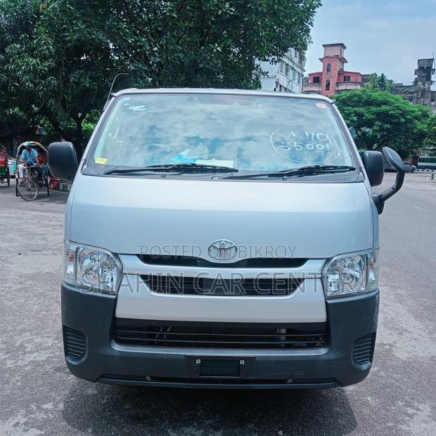 Toyota Noah 2.0 AWD (8 Seater) 2021 Silver