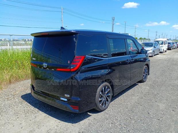 Toyota Noah 2022 Black