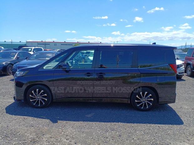 Toyota Noah 2022 Black