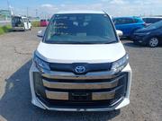 Toyota Noah 2022 Pearl for sale