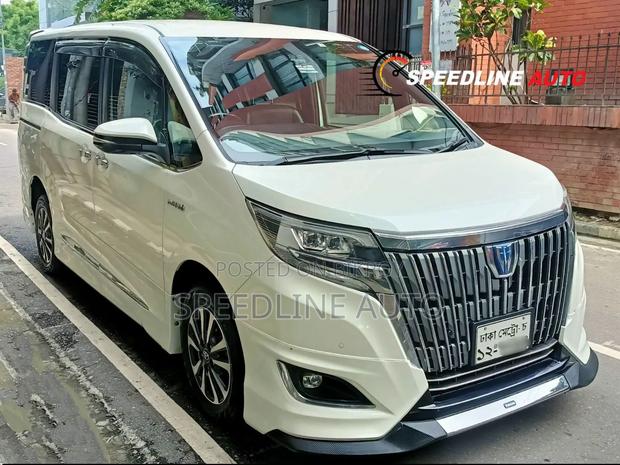 Toyota Esquire 2019 Pearl