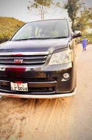 Toyota Noah 2002 Black for sale