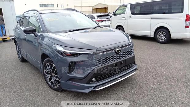 New Toyota Corolla Cross LE 2026 Gray
