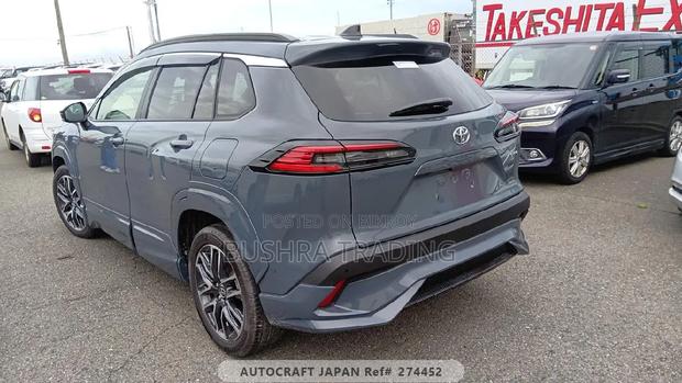 New Toyota Corolla Cross LE 2026 Gray