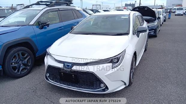 Toyota Corolla Hatchback 2021 Pearl