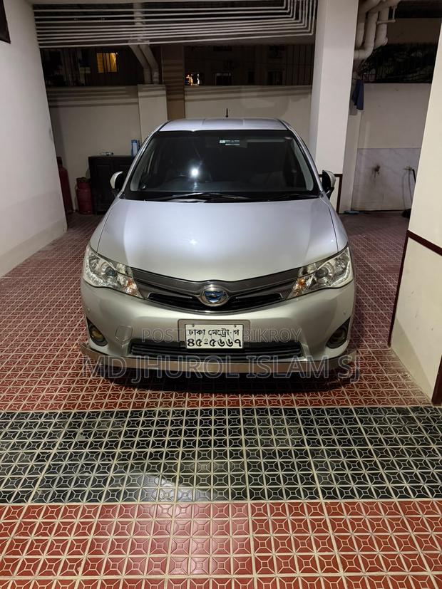 Toyota Corolla Fielder 1.5 Hybrid FWD 2014 Silver