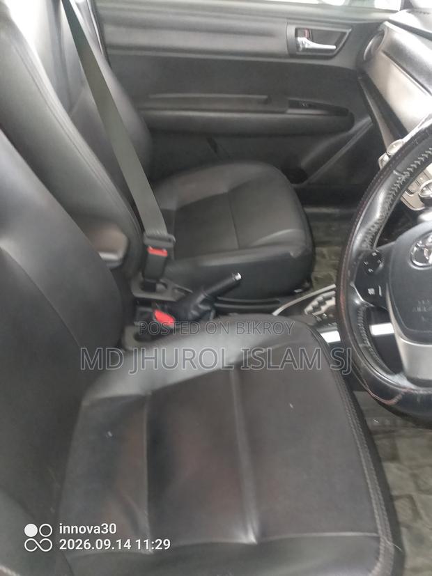 Toyota Corolla Fielder 1.5 Hybrid FWD 2014 Silver