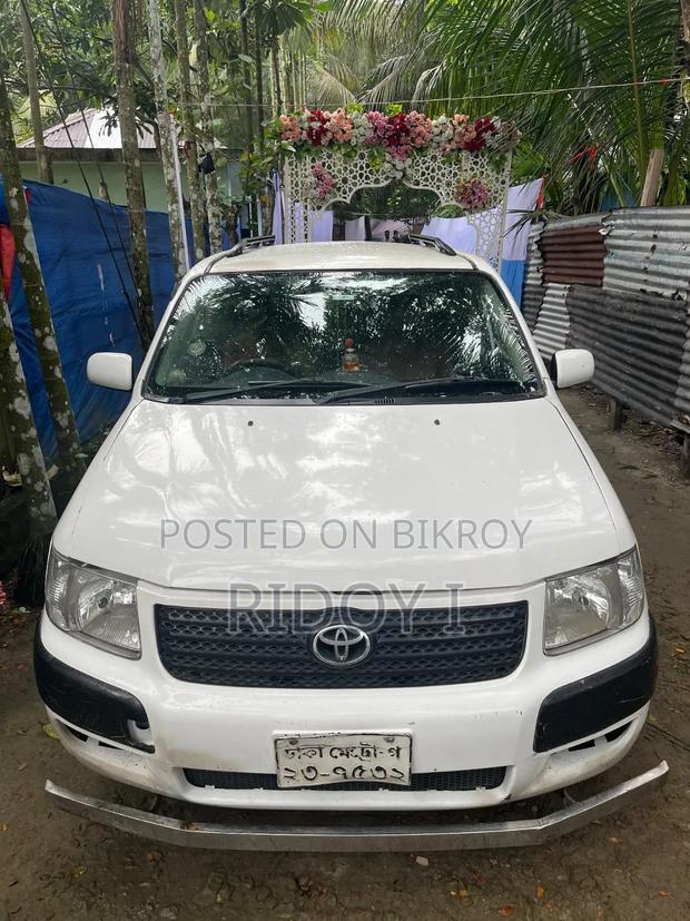 Toyota Succeed 2005 White
