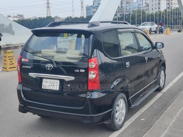 Toyota Avanza 2011 Black