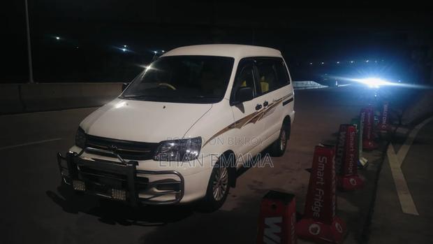 Toyota Noah 2.0 FWD (8 Seater) 2004 White