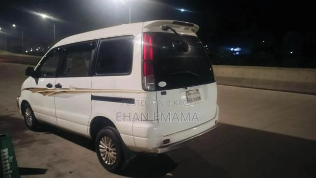 Toyota Noah 2.0 FWD (8 Seater) 2004 White