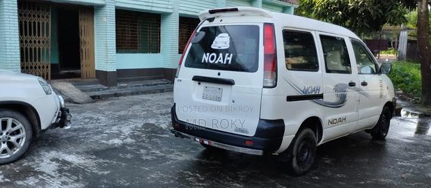 Toyota Noah 2.0 AWD (8 Seater) 2003 White