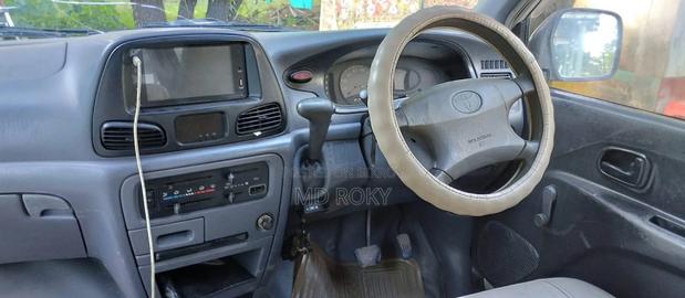 Toyota Noah 2.0 AWD (8 Seater) 2003 White
