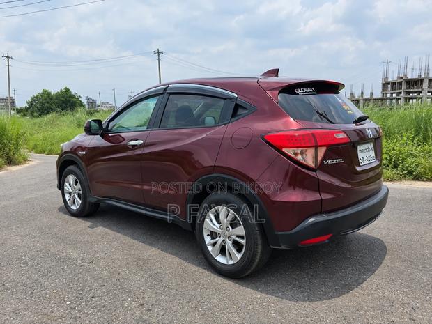 Honda Vezel 2015 Maroon