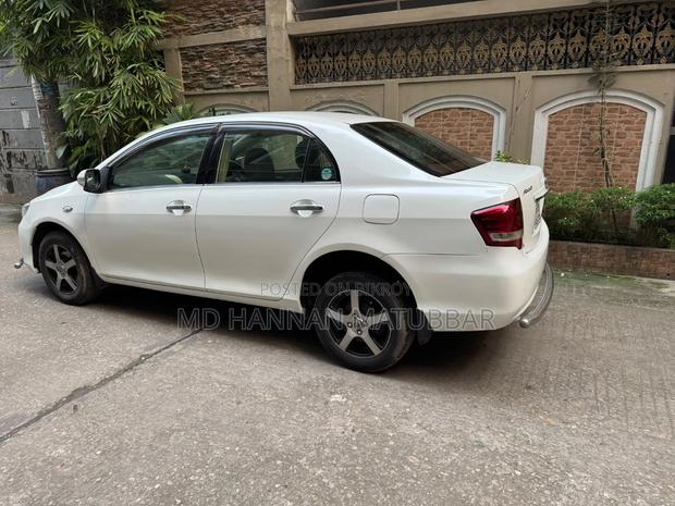 Toyota Axio 1.5 G FWD 2006 Pearl