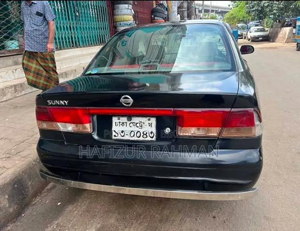 Nissan Sunny 2003 Black