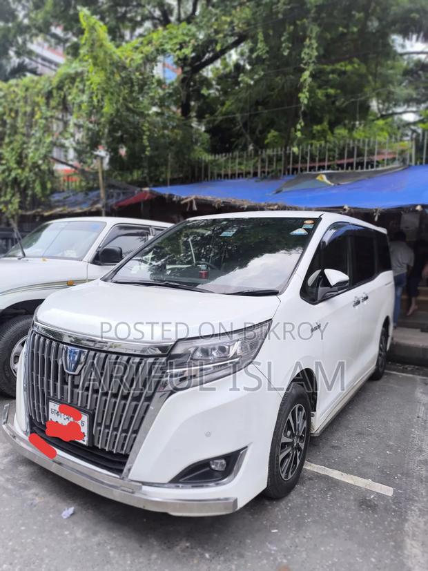 Toyota Esquire 1.8 FWD Hybrid (7 seater) 2017 Pearl