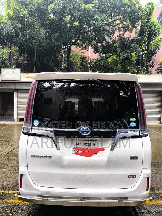Toyota Esquire 1.8 FWD Hybrid (7 seater) 2017 Pearl