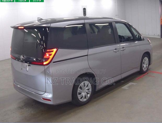 Toyota Noah 2022 Brown
