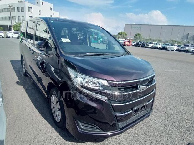 Toyota Noah 2.0 FWD (8 Seater) 2021 Black
