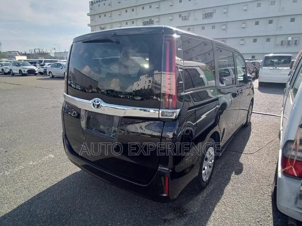 Toyota Noah 2.0 FWD (8 Seater) 2021 Black