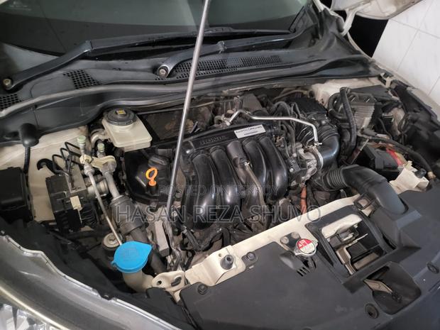 Honda Vezel 1.5 Hybrid 2WD 2014 Pearl
