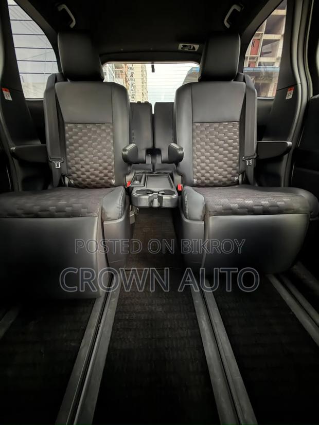 Toyota Voxy Hybrid S-Z 2WD 7-Seater 2023 Pearl
