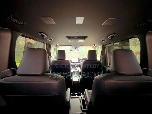 Toyota Voxy Hybrid S-Z 2WD 7-Seater 2023 Pearl