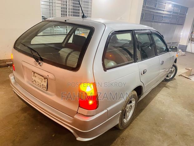 Toyota Corolla Hatchback 2000 Silver
