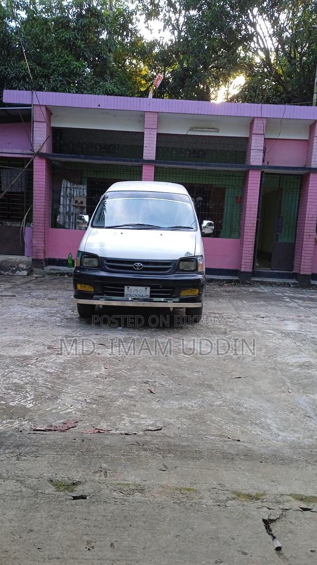 Toyota Noah 2003 White