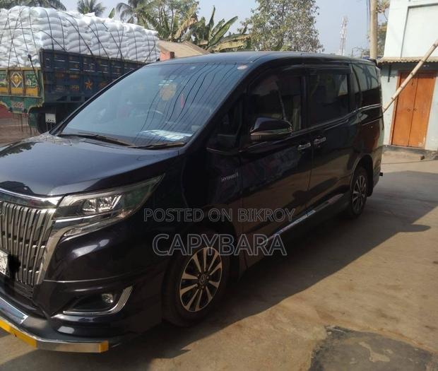 Toyota Esquire 2017 Black