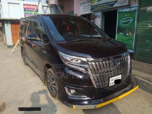 Toyota Esquire 2017 Black