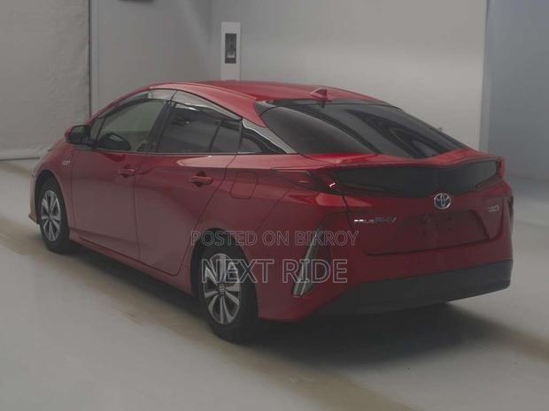 Toyota Prius Plug-In Hybrid 2021 Red