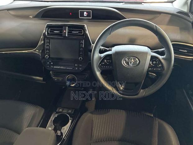 Toyota Prius Plug-In Hybrid 2021 Red