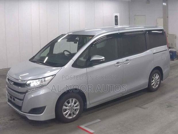 Toyota Noah 1.8 FWD Hybrid (7 seater) 2021 Silver