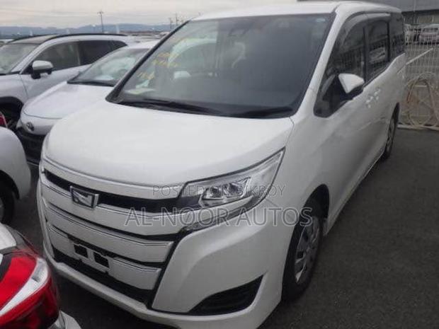 Toyota Noah 2.0 FWD (8 Seater) 2021 Pearl