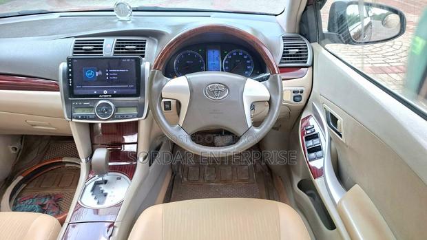 Toyota Premio 2010 Red