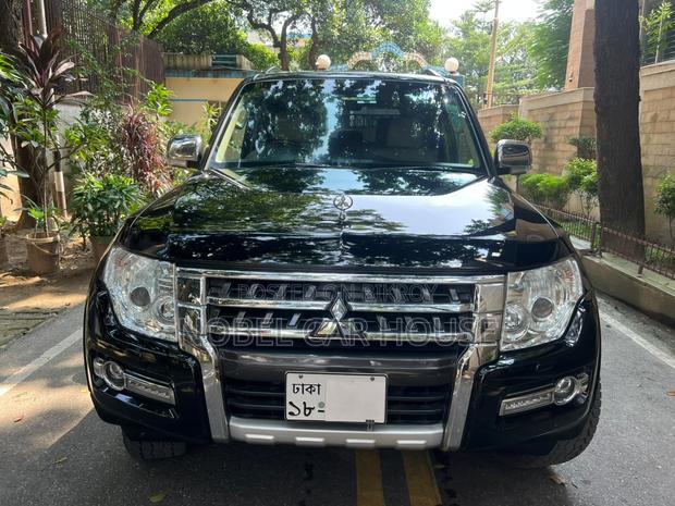 Mitsubishi Pajero 2018 Black