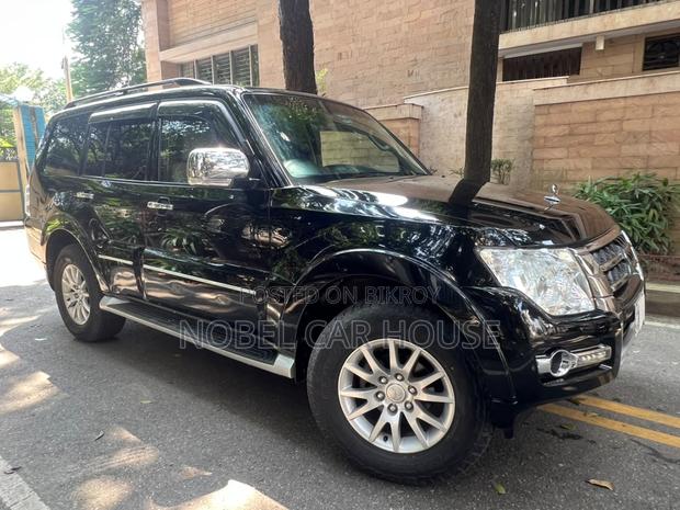 Mitsubishi Pajero 2018 Black