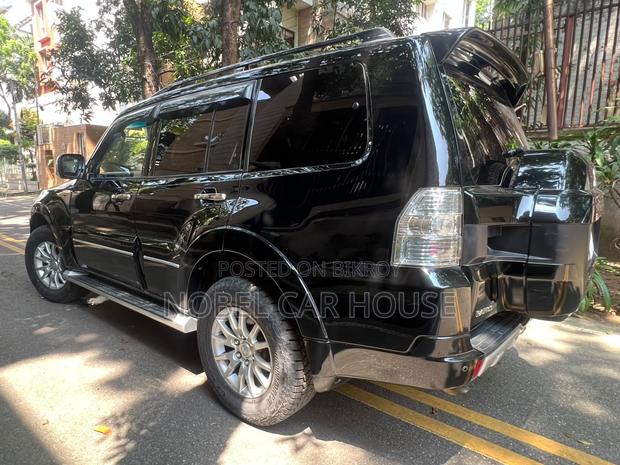 Mitsubishi Pajero 2018 Black
