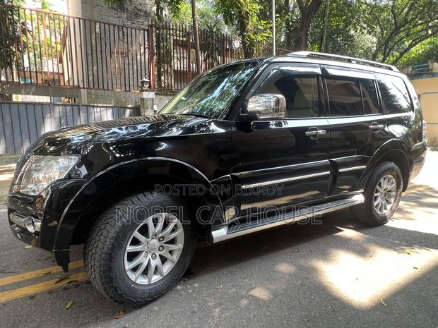 Mitsubishi Pajero 2018 Black
