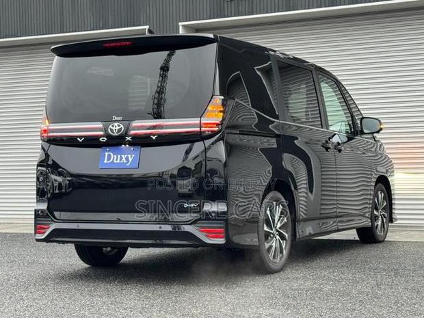 Toyota Voxy 2022 Black