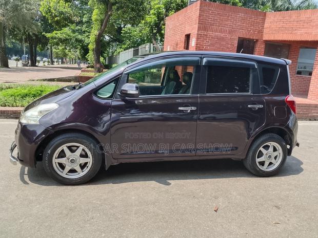 Toyota Ractis 2006