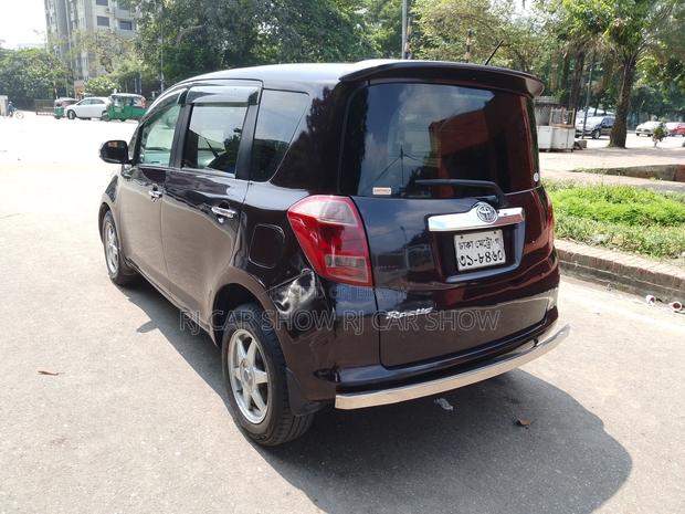 Toyota Ractis 2006