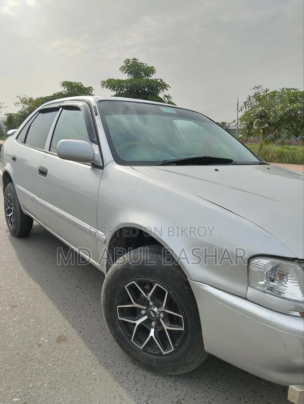 Toyota Sprinter 2000 Silver