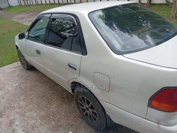 Toyota Corolla X 1.3 Automatic 2000 White