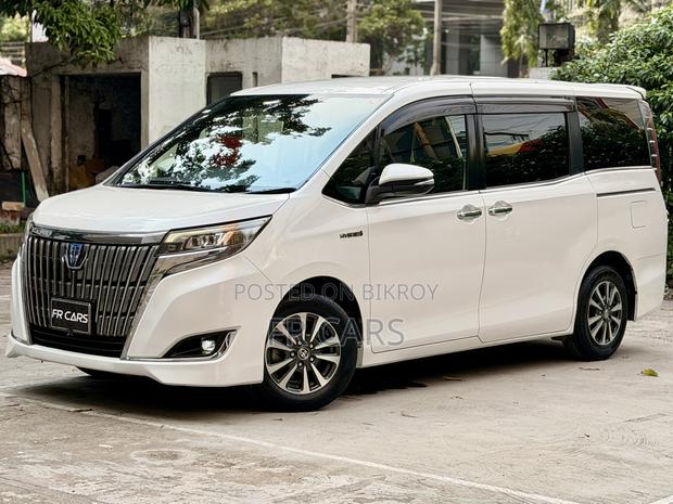 Toyota Esquire 1.8 FWD Hybrid (7 seater) 2017 Pearl
